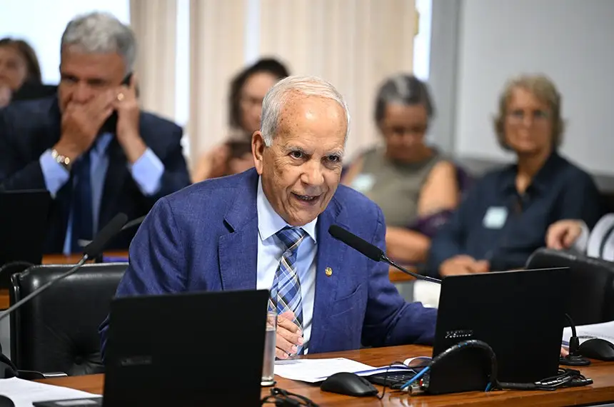 CCJ aprova restrição ao uso de grandes quantias em dinheiro