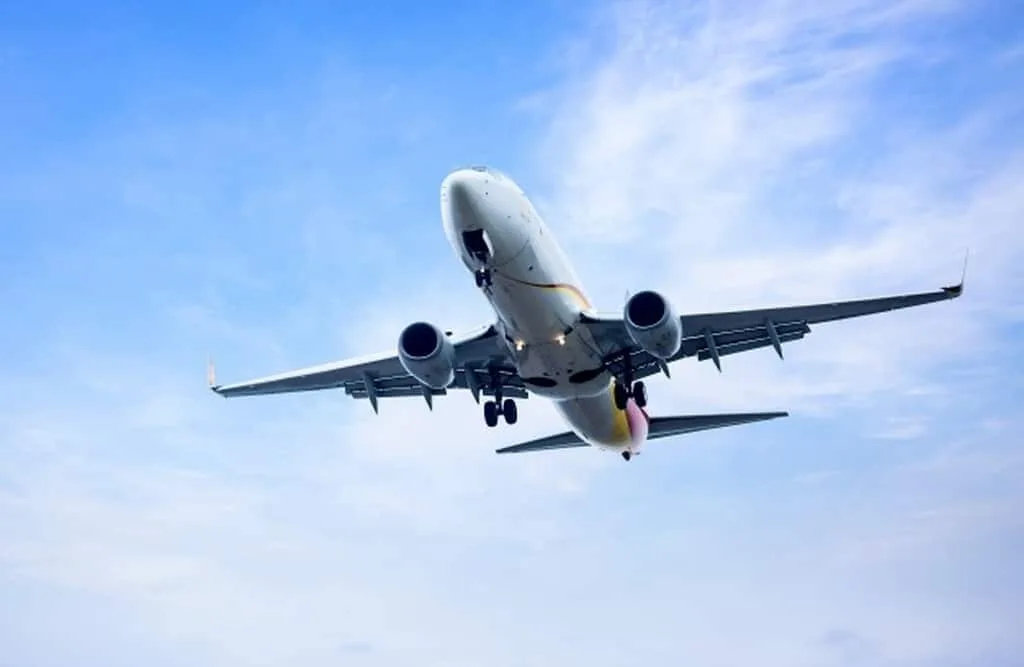 Companhia aérea responde por cancelamento de voo operado por empresa parceira