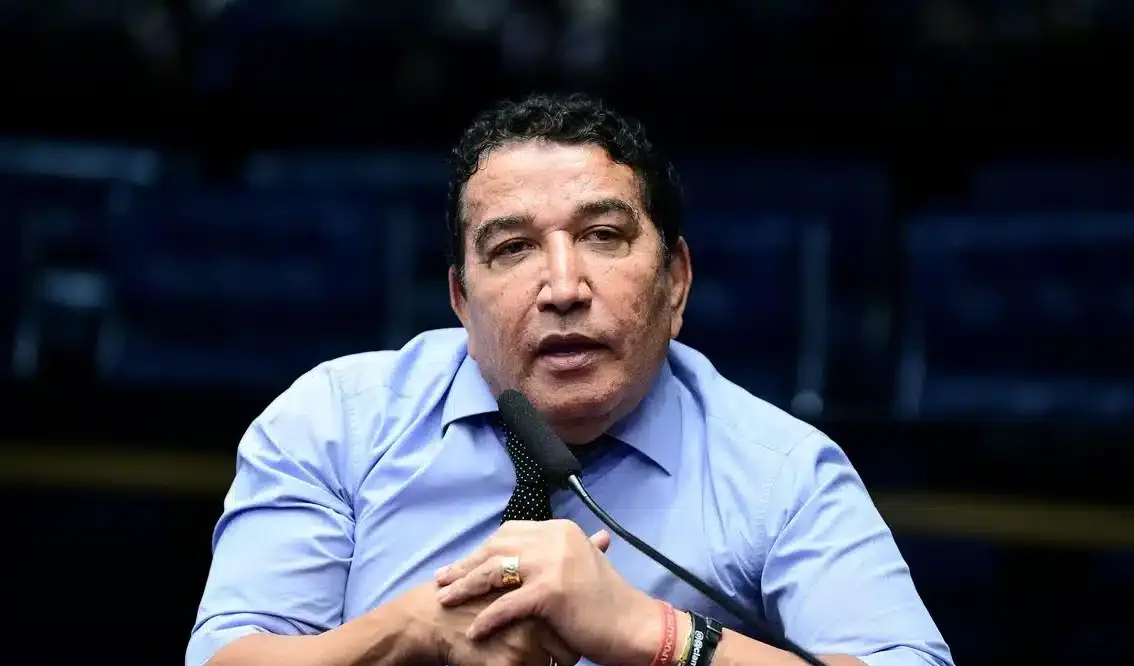Recesso parlamentar pode ser interrompido após denúncias ligadas a Moraes e Banco Master