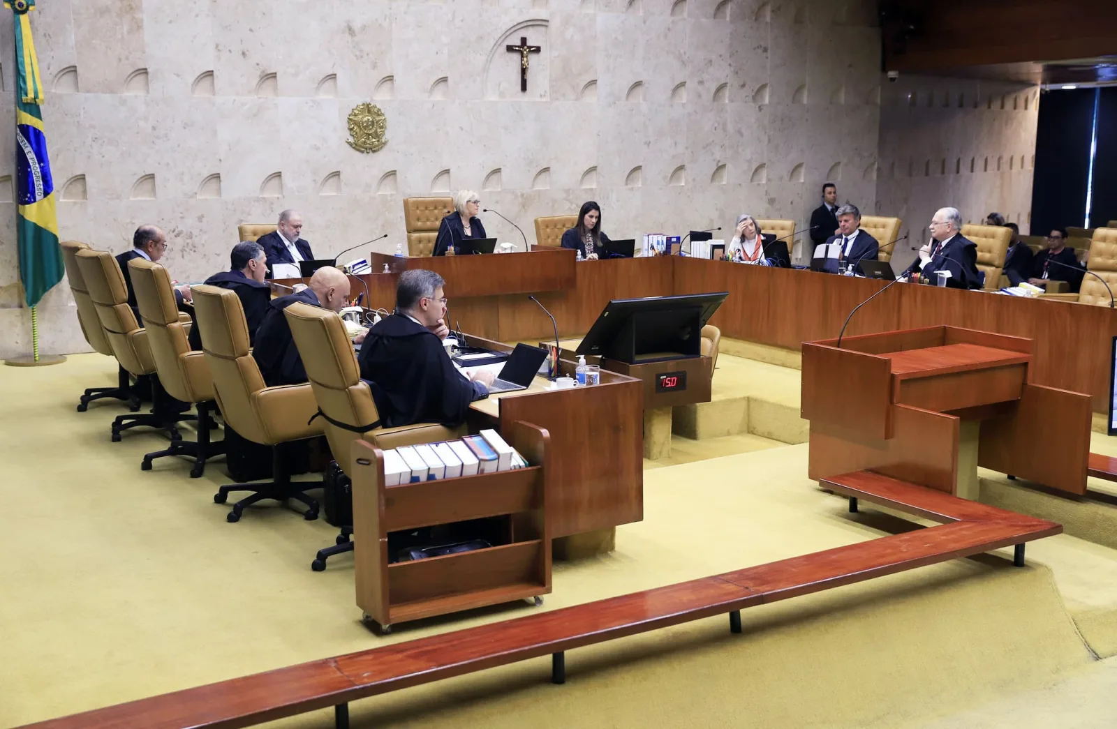 Entidade questiona no STF anulação de leis municipais pelo TJ-SP sobre jornada de trabalho