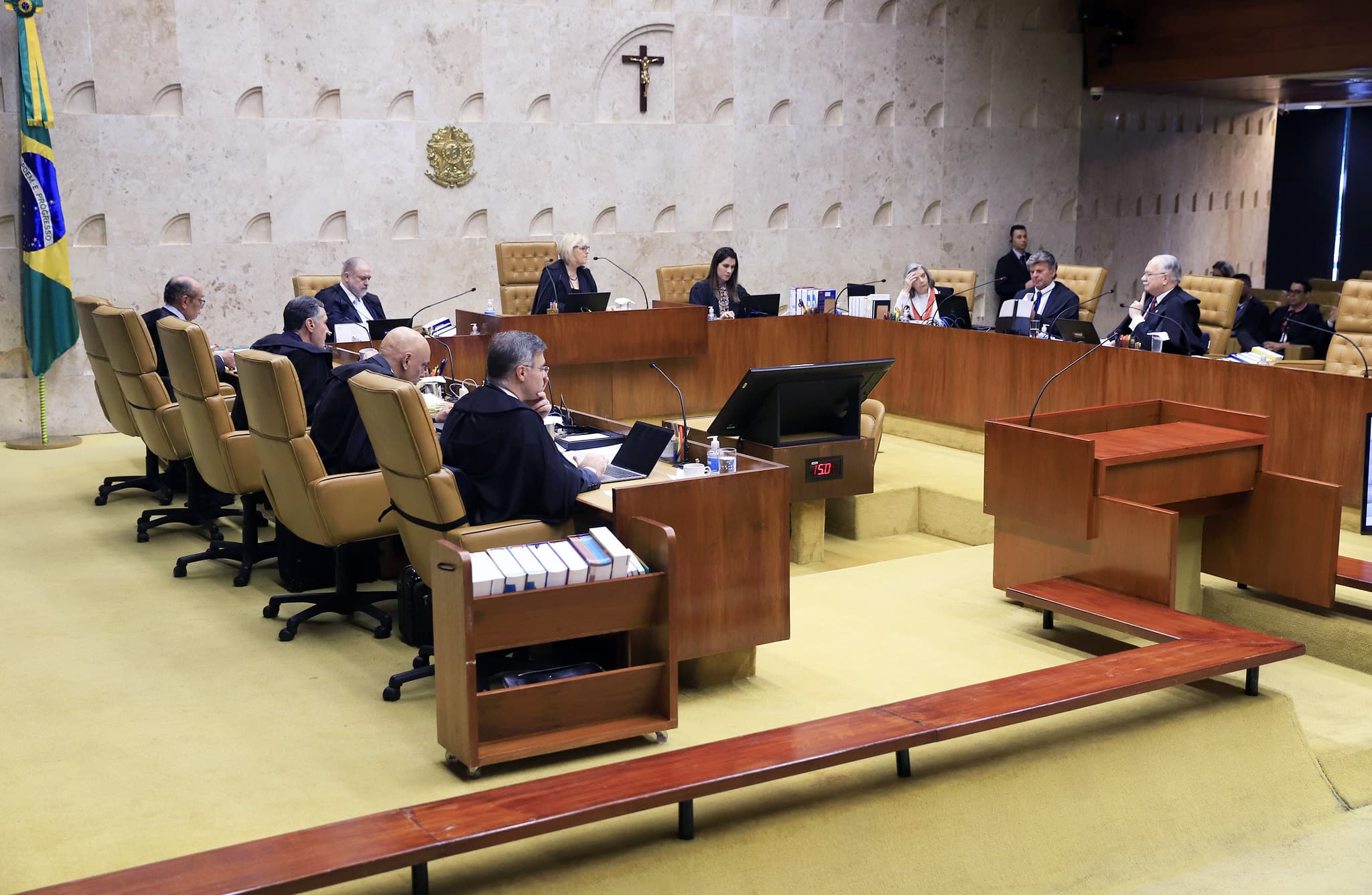 Entidade questiona no STF anulação de leis municipais pelo TJ-SP sobre jornada de trabalho