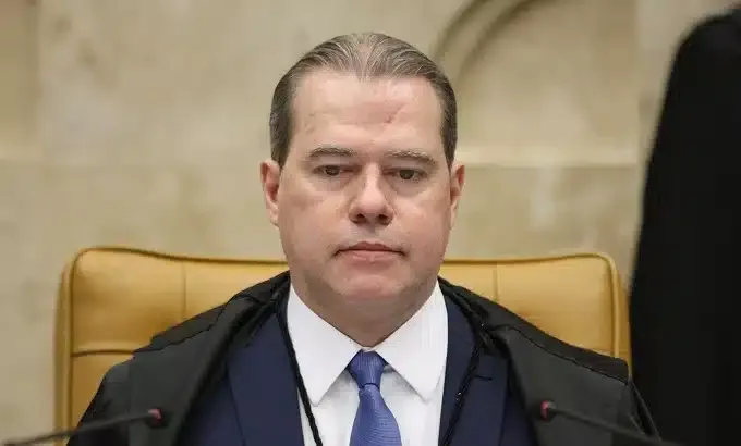 Senadores protocolam pedido de impeachment contra Toffoli e alegam conflito de interesses no caso Banco Master