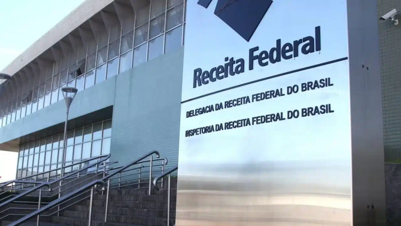 Receita Federal suspende multas por emissão de nota sem IBS e CBS até abril