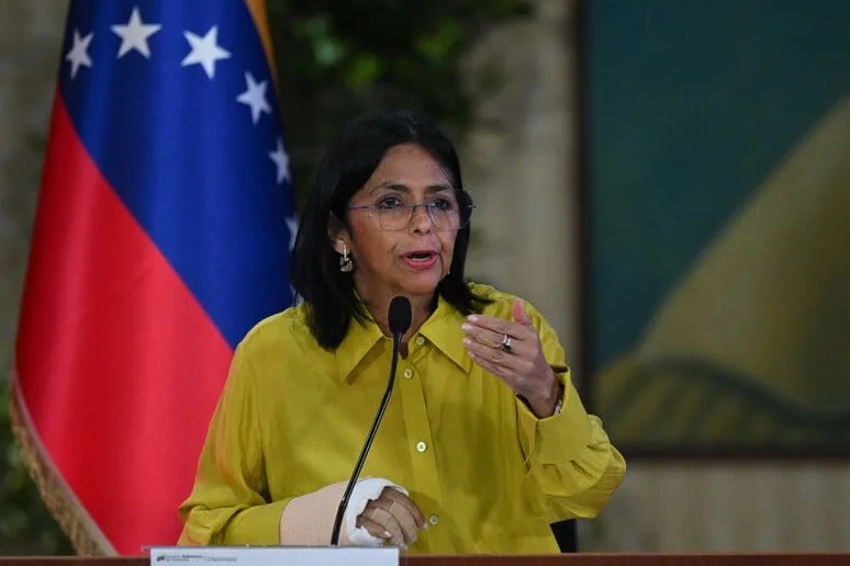 Delcy Rodríguez adota tom diplomático e propõe cooperação com os EUA em meio à crise venezuelana