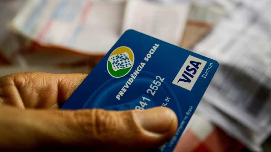 Nova lei proíbe descontos associativos em benefícios do INSS