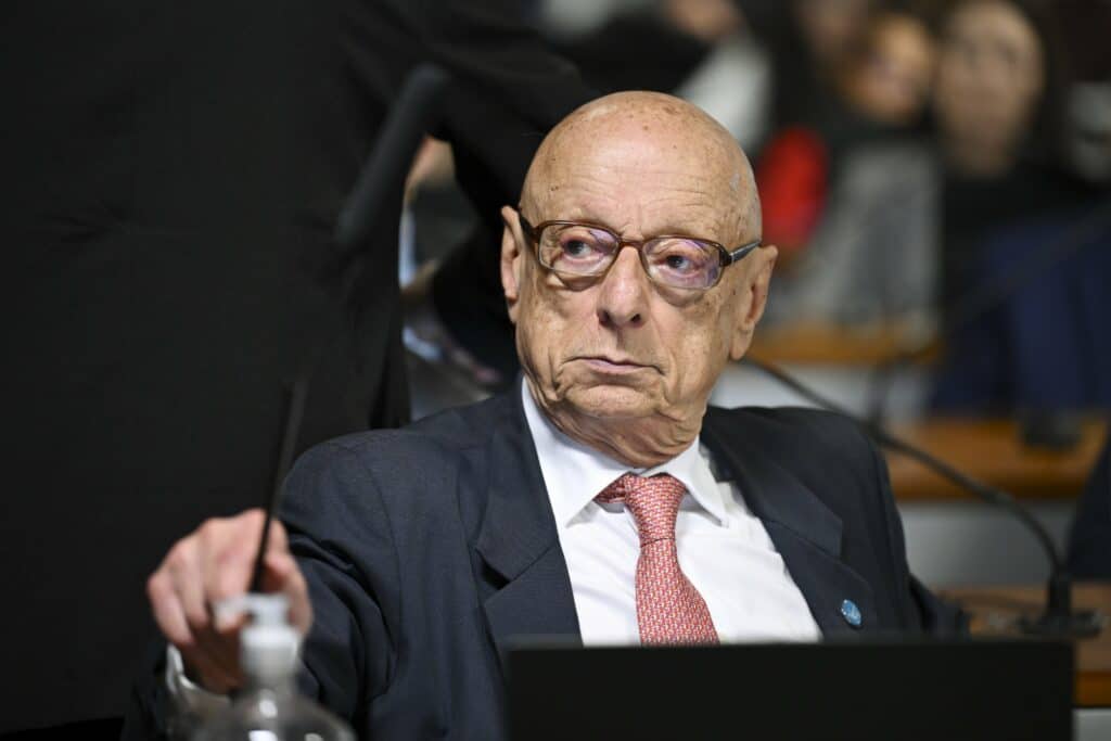 Relator do PL da Dosimetria protocola proposta de anistia ampla para condenados pelo 8 de janeiro