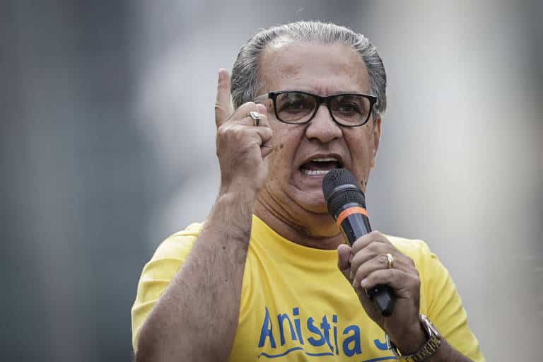 Moraes concede prazo para Malafaia explicar declarações contra o Alto Comando do Exército