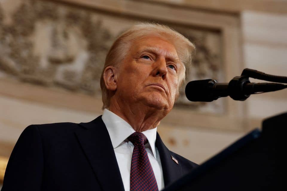 Trump anuncia novas tarifas e reacende debate sobre impactos no comércio internacional