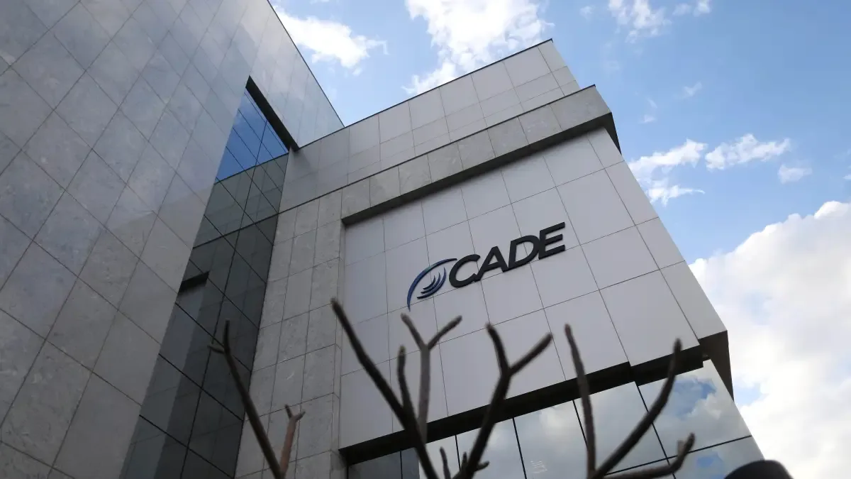Cade abre inquérito contra Meta e suspende novos termos do WhatsApp Business sobre IA