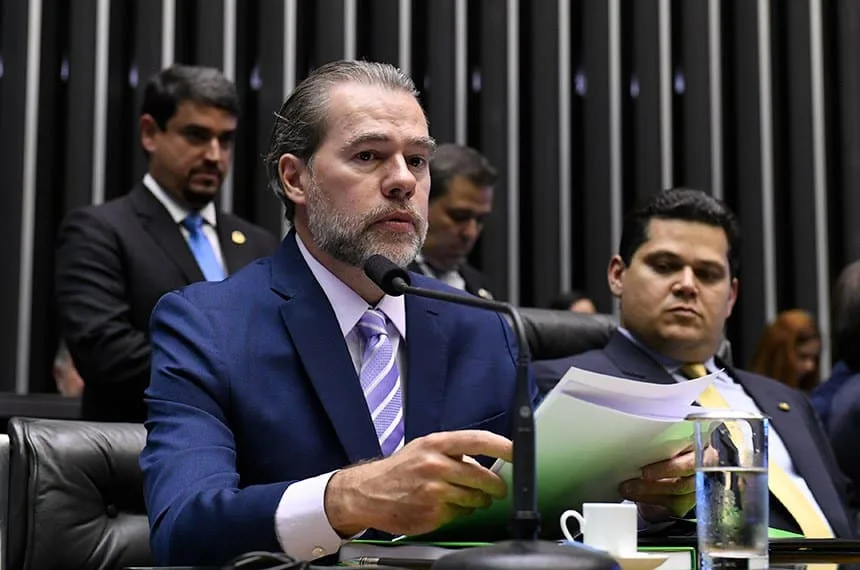 STF autoriza quebra de sigilo e bloqueio bilionário em investigação sobre fraudes no Banco Master