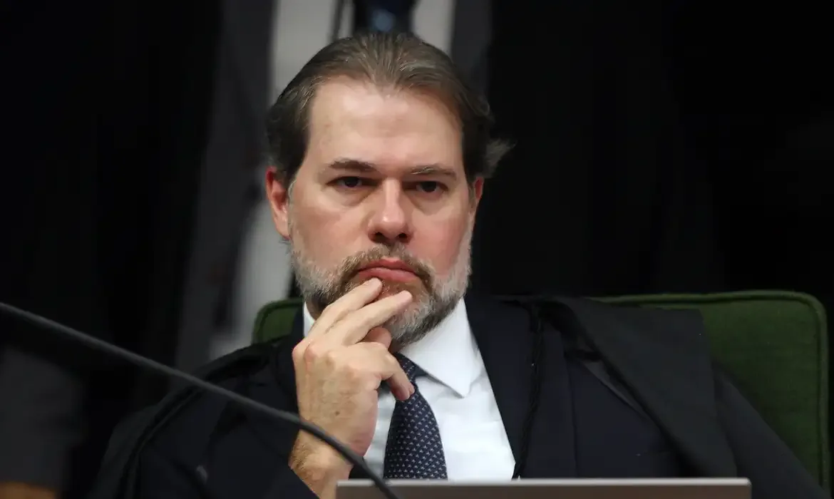 Ministros do STF cogitam remeter “caso Master” à 1ª instância; Toffoli resiste