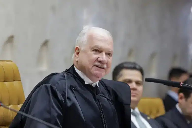 Fachin defende Toffoli e afirma que ataques ao STF visam corroer a democracia