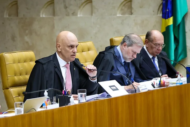 Até onde vai a atuação de um juiz fora do tribunal?