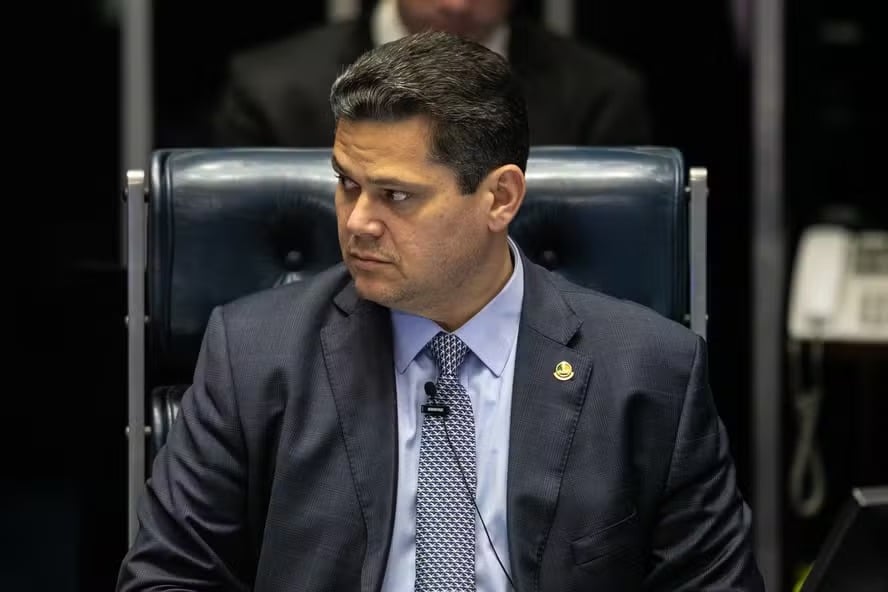 Senado retém dados sigilosos na CPMI do INSS e comanda trâmite sob presidência de Alcolumbre