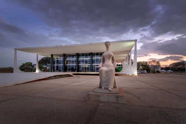 STF retoma julgamento sobre limites de juízes nas redes em ano eleitoral