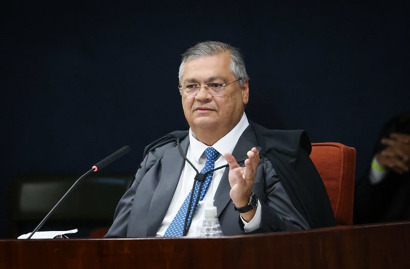 Dino contesta tese de “atuação de ofício” do STF em casos criminais