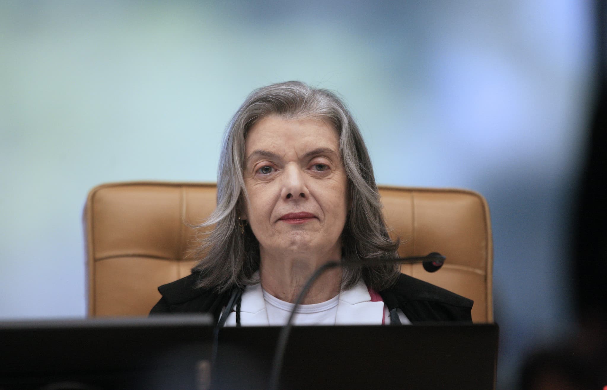 STF: Cármen Lúcia vota contra extensão de gratificação de desempenho a servidores inativos do INSS