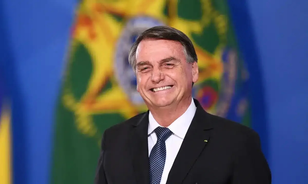 Defesa de Bolsonaro reapresenta ao STF pedido de prisão domiciliar “humanitária” com base em laudos médicos