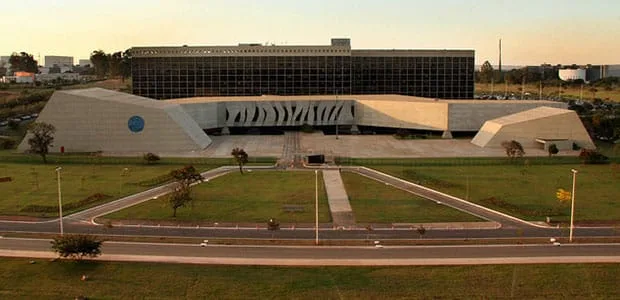 STJ autoriza juiz a consultar Infojud de ofício para revisar justiça gratuita