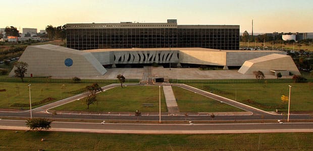 STJ autoriza juiz a consultar Infojud de ofício para revisar justiça gratuita