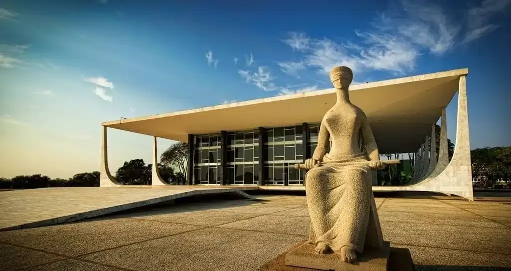 STF e Congresso articulam transição para limitar “penduricalhos” acima do teto