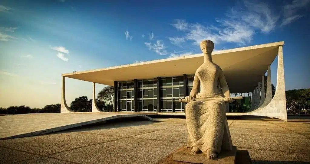 STF e Congresso articulam transição para limitar “penduricalhos” acima do teto