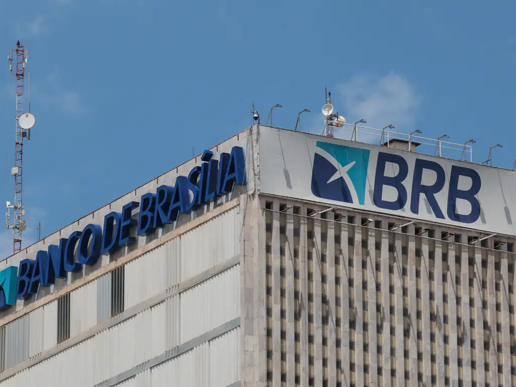 Funcionários do BRB apontam indícios de fraude intencional na compra de carteiras do Banco Master