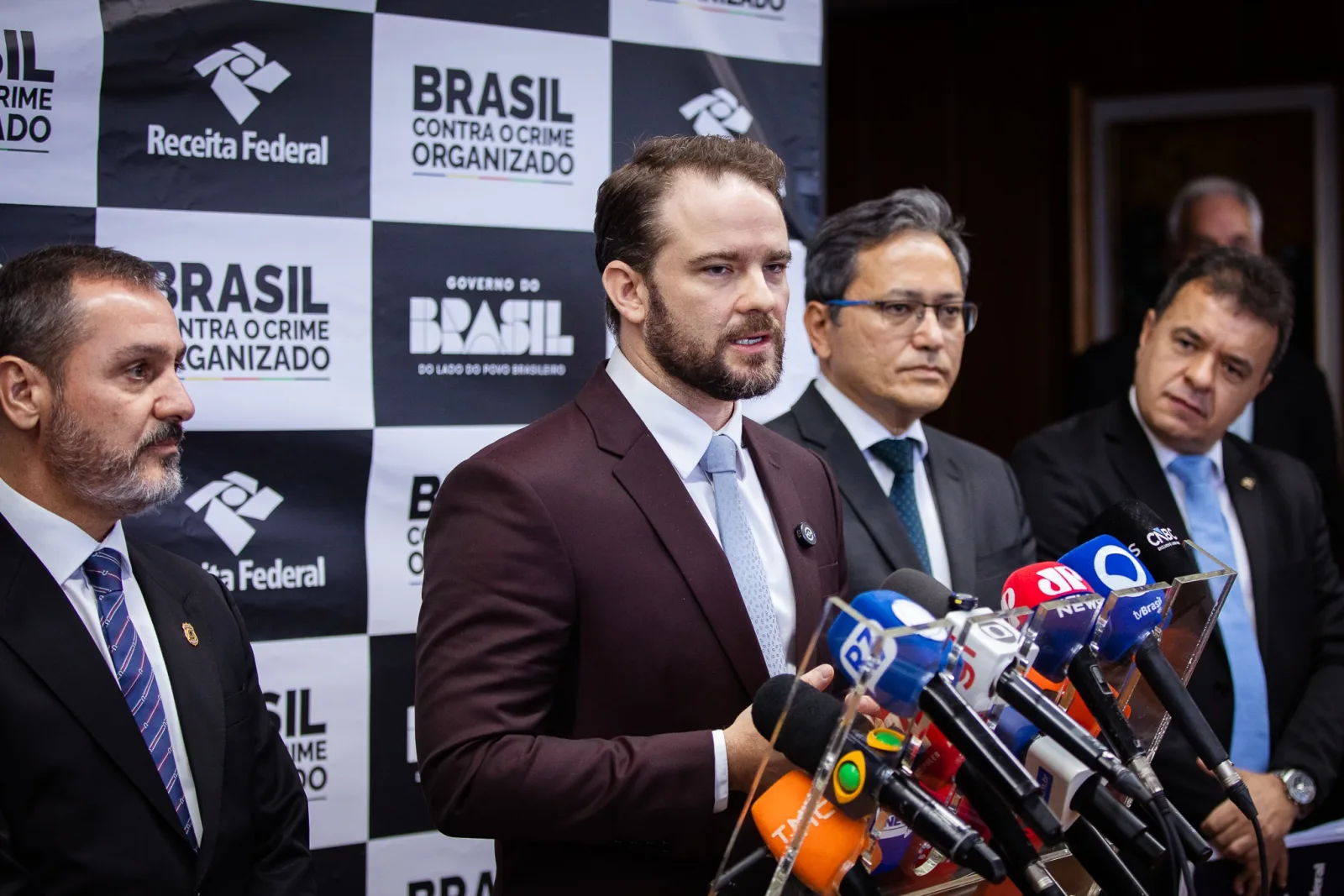 Acordo Brasil-EUA amplia troca de dados contra tráfico e levanta alerta jurídico
