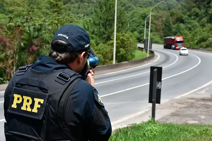Projeto isenta comprador de veículo usado de pagar multas do antigo dono