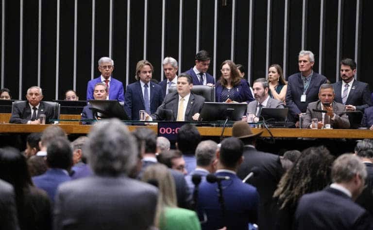 Congresso derruba veto de Lula ao PL da Dosimetria e texto segue para promulgação
