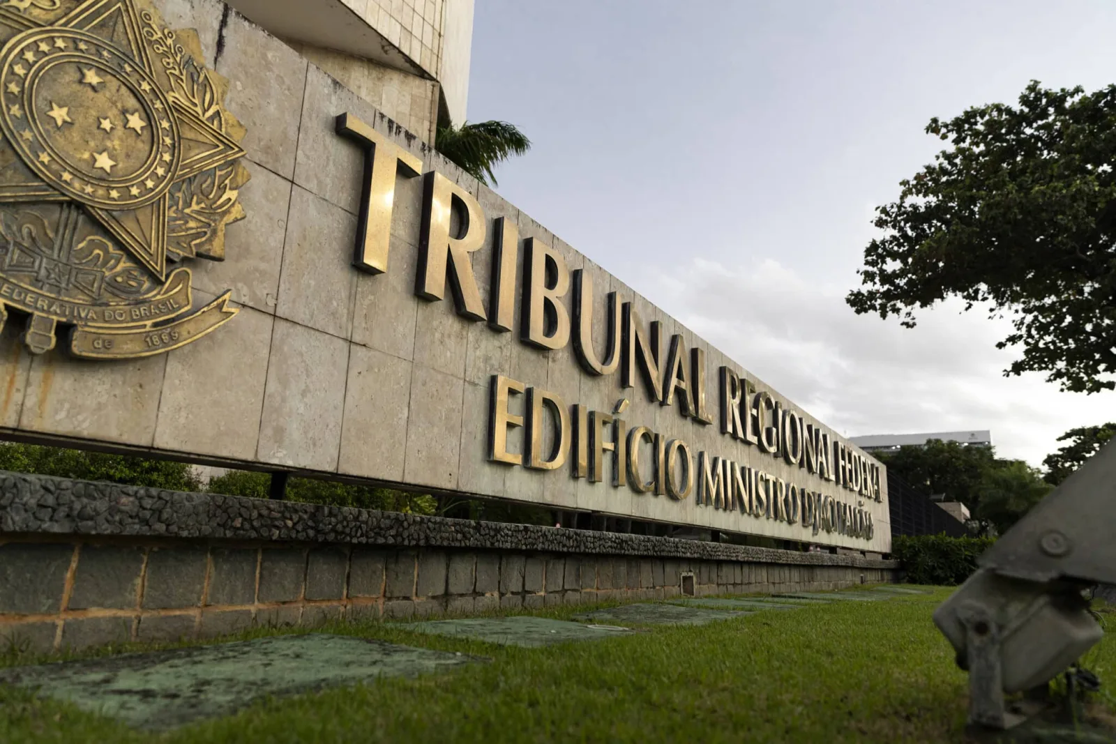 TRF5 mantém posse de professor da UFPE após reviravolta em julgamento