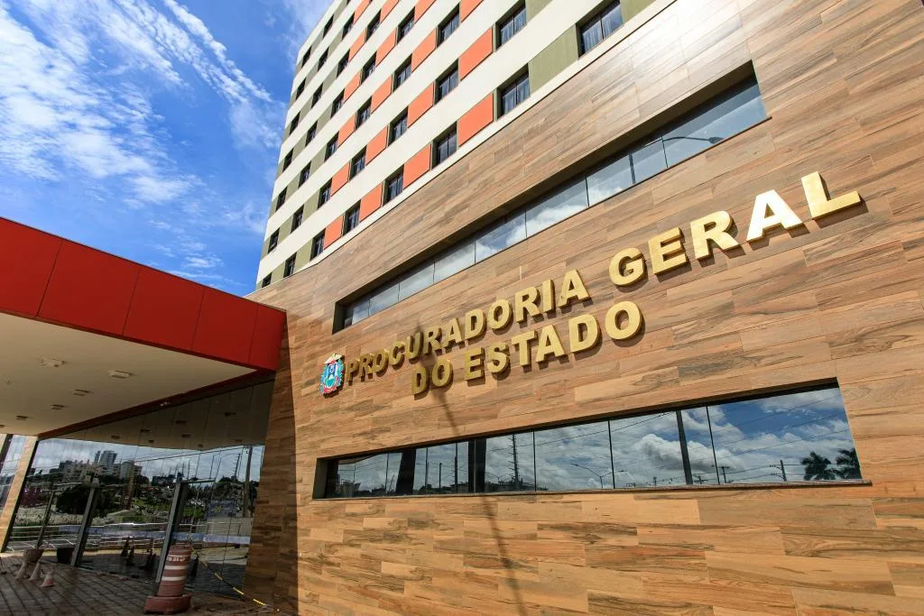 A um ponto do corte: a trajetória de Leonardo Vaz até a PGE Mato Grosso e a PGE Tocantins