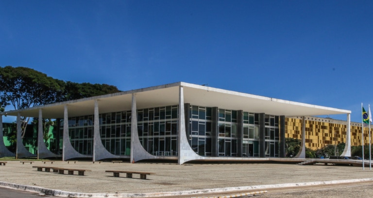 STF mantém decisão que revogou tese favorável à revisão da vida toda