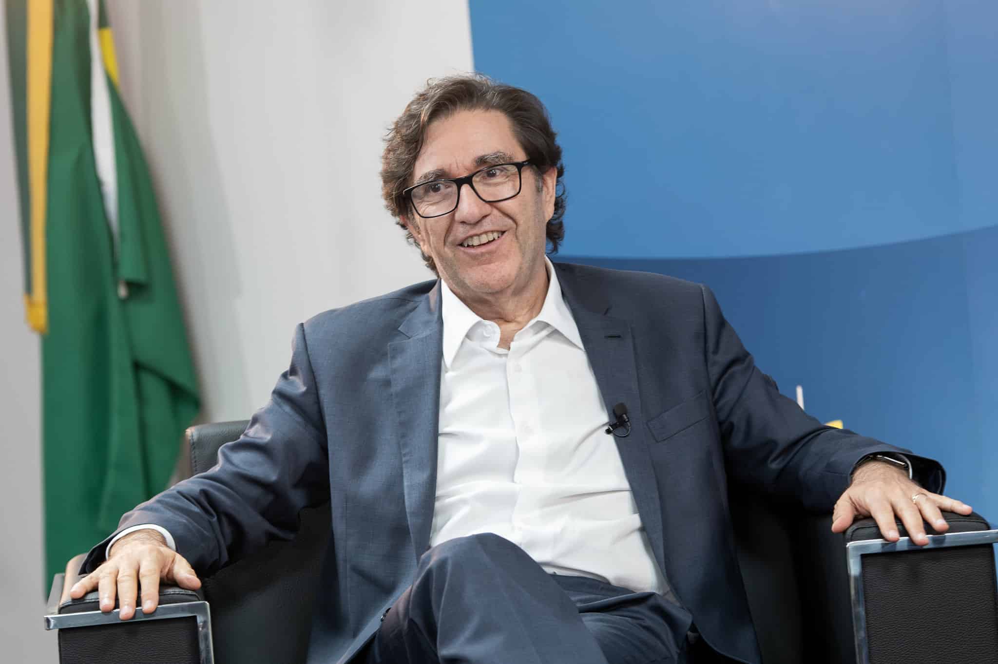 Contrato empresarial não pode ser julgado pela mesma régua dos contratos civis e de consumo