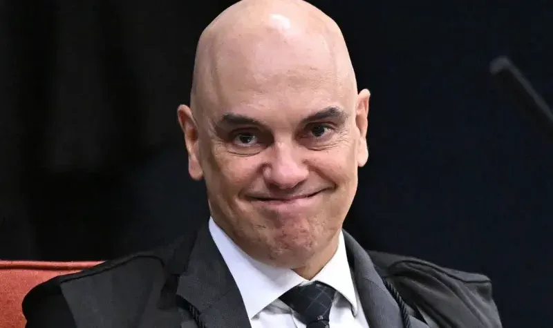 Alexandre de Moraes defende regulamentação supranacional das redes sociais