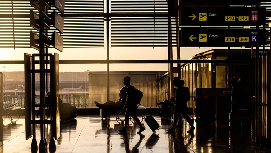 Companhia aérea é condenada a indenizar passageiros após atraso de 35 horas em voo internacional