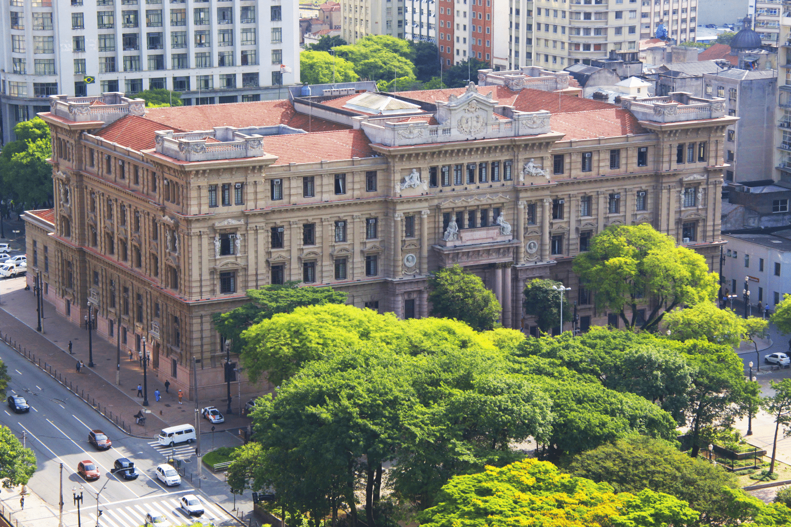 TJSP reconhece "falso coletivo" e derruba mensalidade de plano de quase R$ 6 mil para menos de R$ 1.800