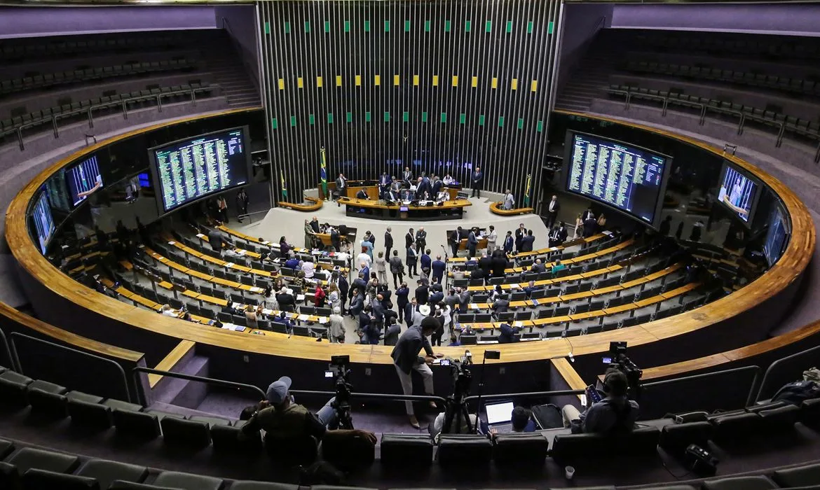 Para ministra do TST, regular as novas relações de trabalho cabe ao Congresso, não ao Judiciário
