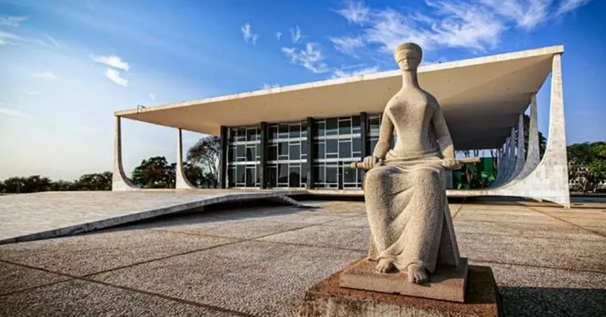 Homem tenta pular grades do STF e mochila arremessada leva a operação por suspeita de explosivo