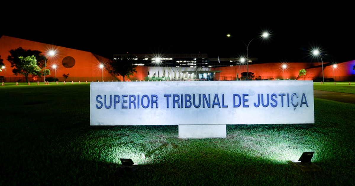 Para o STJ, "olheiro" que dá segurança à venda de drogas responde por tráfico, não por colaboração