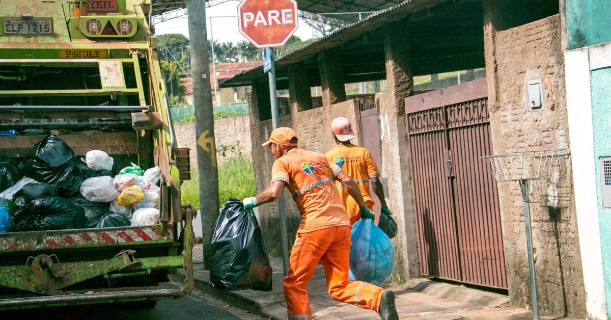 Parceria com município para acesso a banheiros afasta indenização a gari