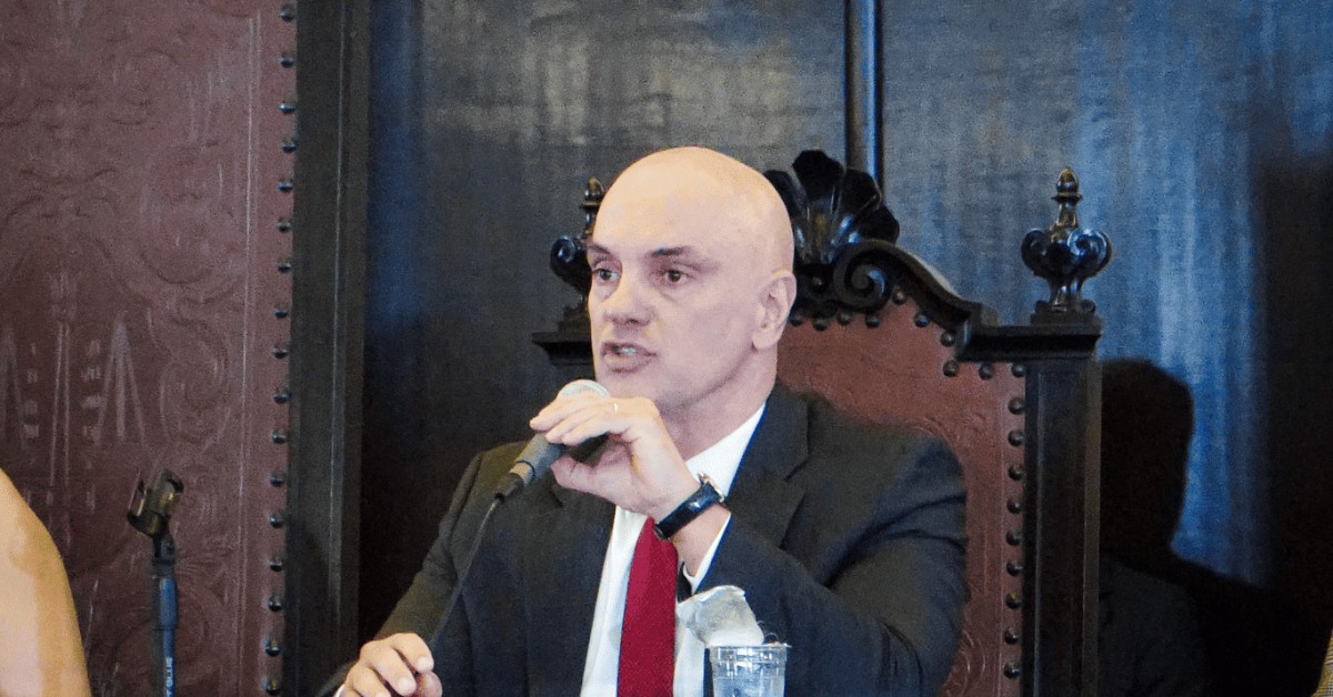 Alexandre de Moraes e Cármen Lúcia debatem voto e democracia no bicentenário da Faculdade de Direito da USP