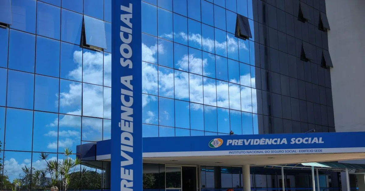 TJGO barra corte automático de vínculo de empregada pública que se aposentou pelo INSS