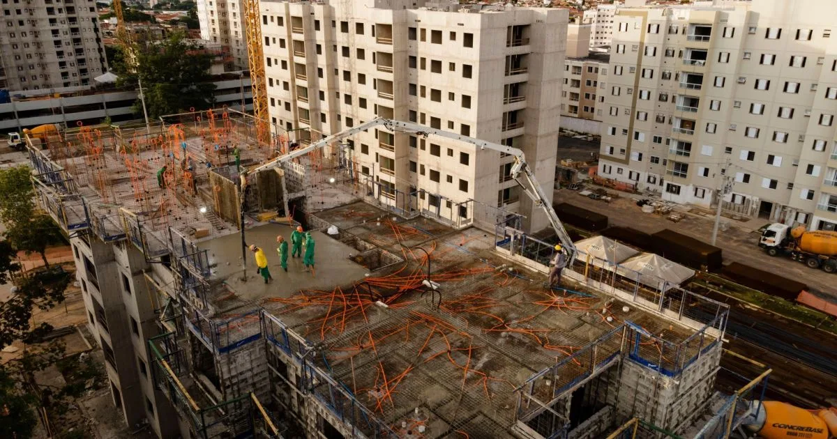 Direitos do comprador em caso de atraso na entrega de imóvel na planta