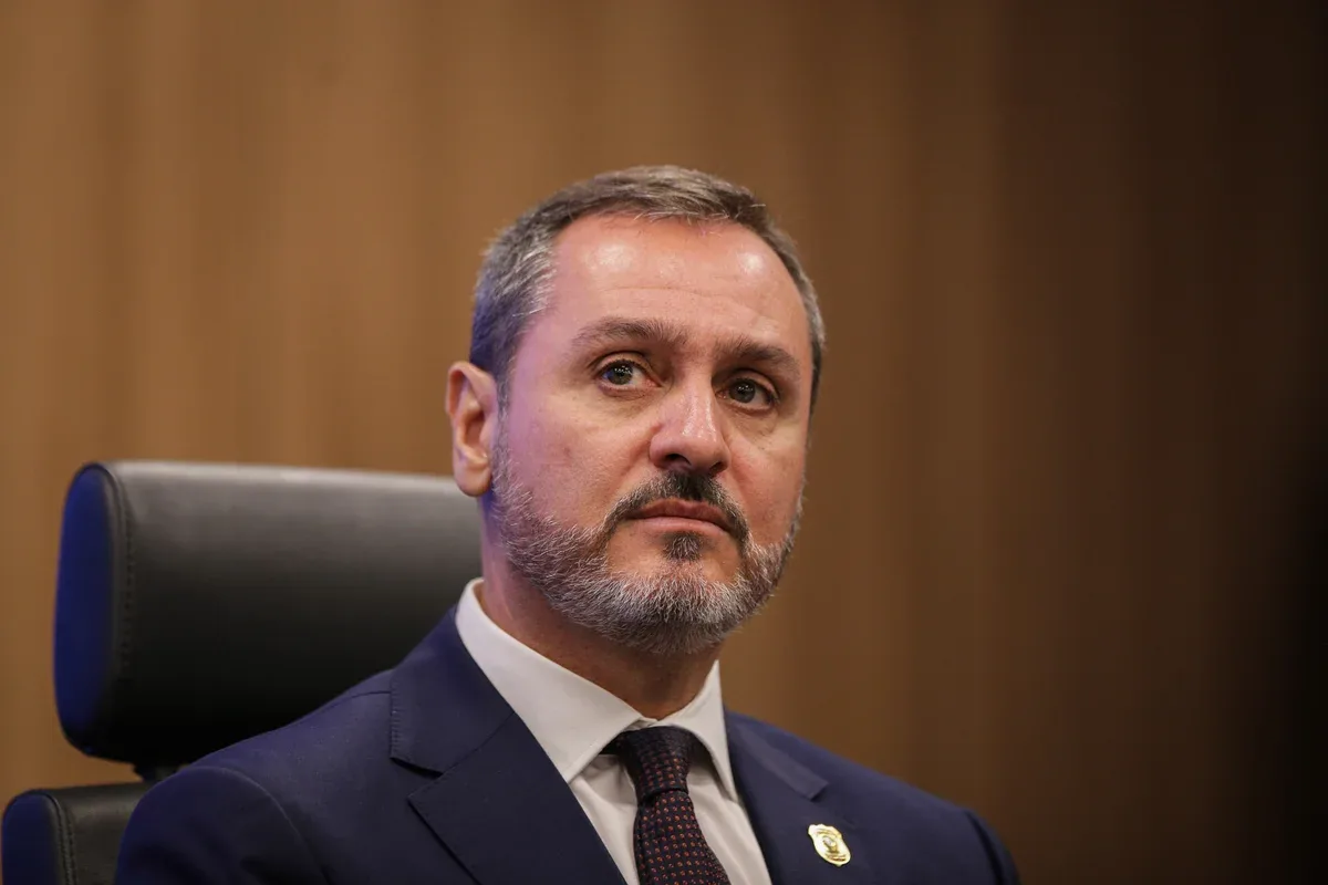 Edson Fachin solicita parecer da PGR sobre permanência de Andrei Rodrigues na PF