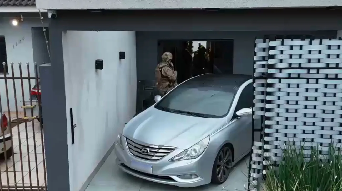 Polícia investiga esquema de tráfico coordenado do exterior para cidades do Paraná