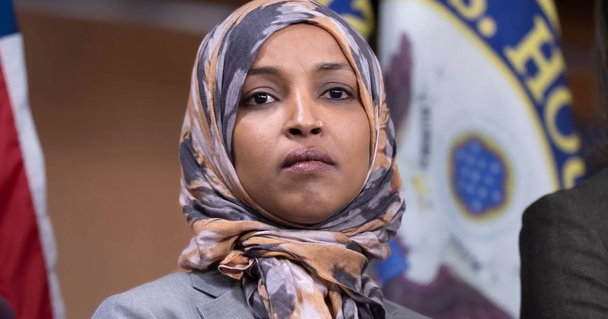 Juiz federal impõe limites a mandado de busca contra deputada Ilhan Omar
