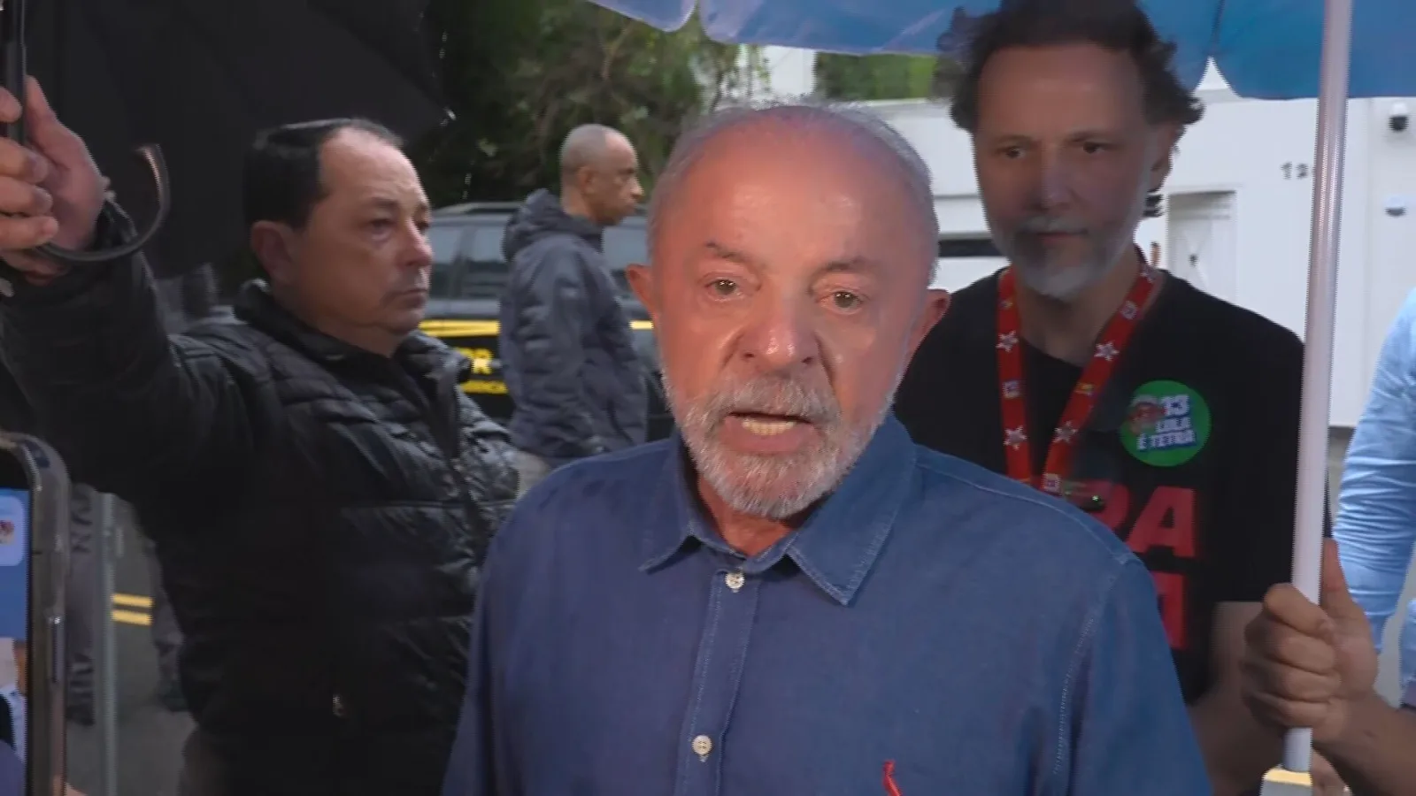 Campanha de Lula pede ao TSE prorrogação de horário de votação após denúncias sobre transporte
