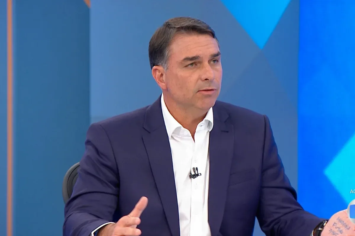TSE ordena que Antonio Tabet remova post sobre Flávio Bolsonaro e Nossa Senhora Aparecida