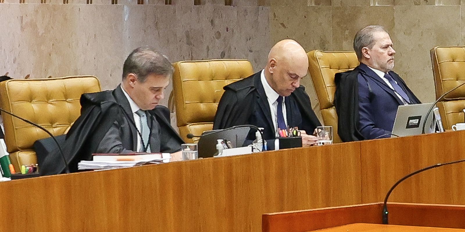 Alexandre de Moraes defende julgamento conjunto com André Mendonça no STF